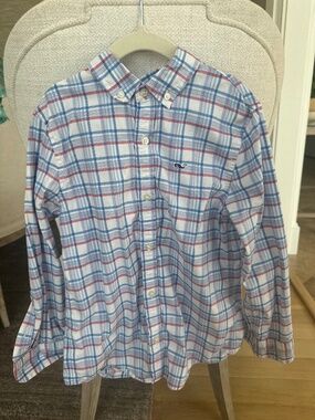 Vineyard vines performance shirt size 7